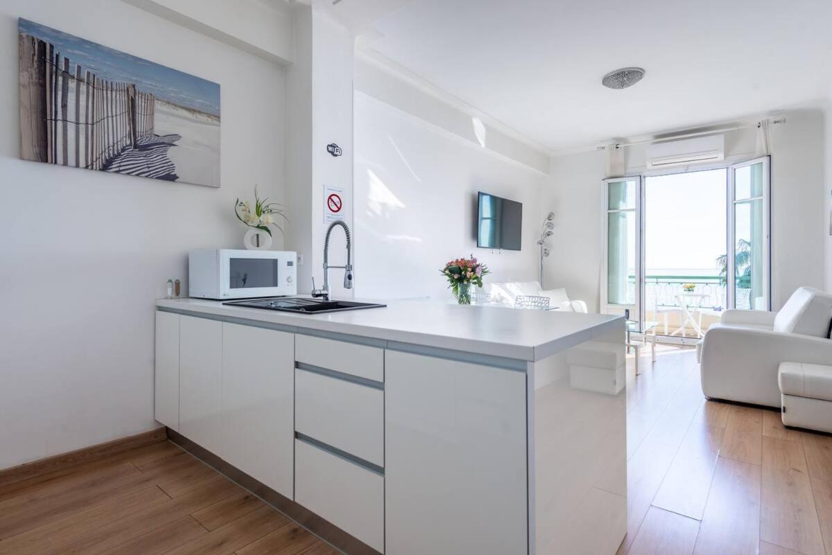 Modern Sea View Apartment On Promenade Des Anglais Ница Екстериор снимка
